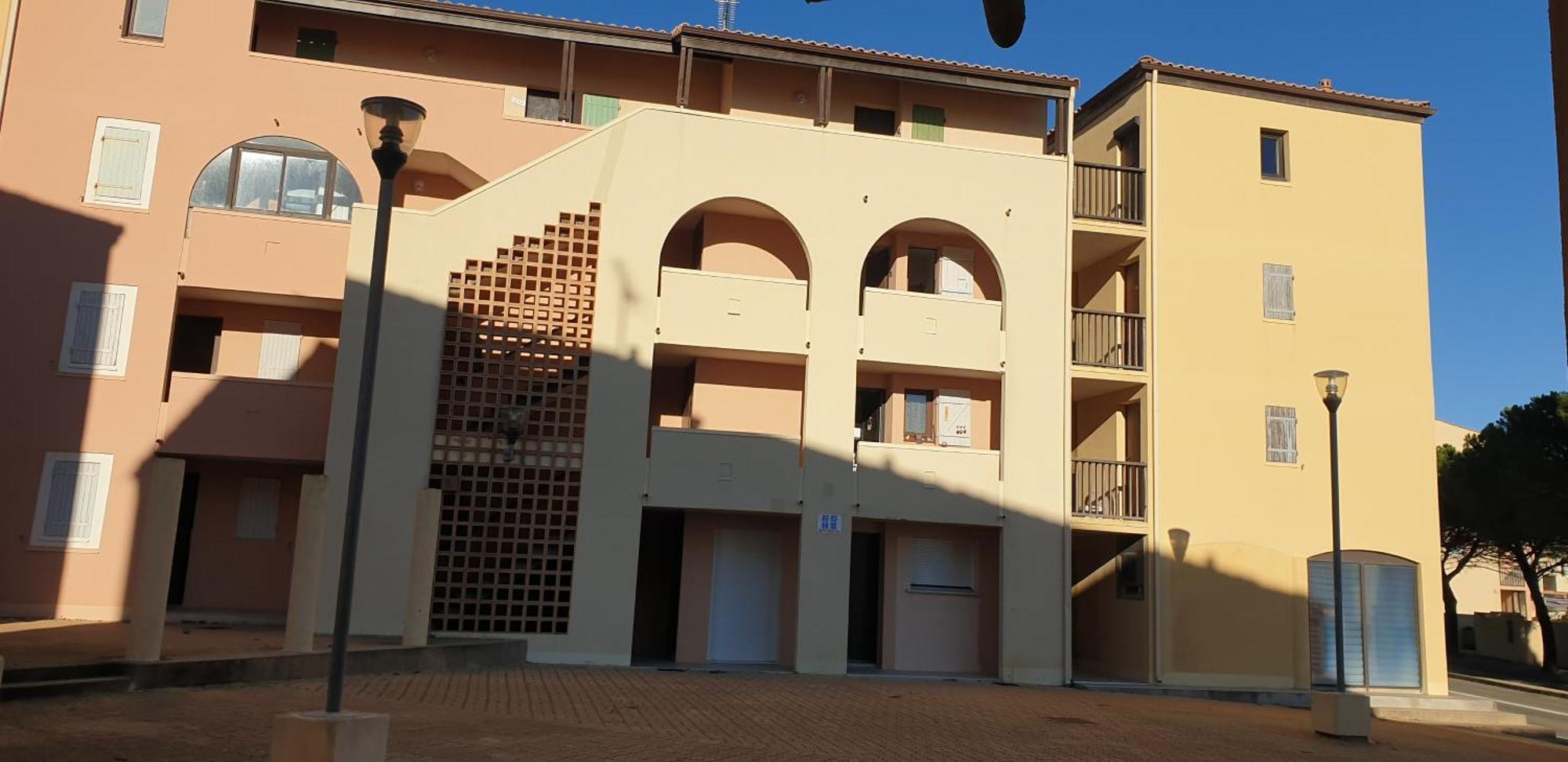 Appt 2 Ou 4 Personnes Avec Piscine, Tennis Et Parking Prive Fleury  Luaran gambar